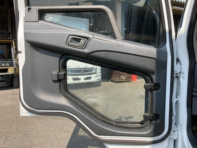 三菱ふそうファイター冷凍車（冷蔵車）中型（4t）[写真26]