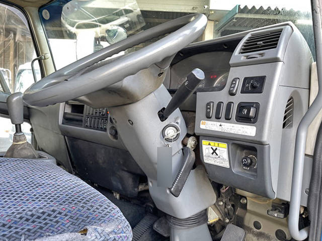 三菱ふそうファイター冷凍車（冷蔵車）中型（4t）[写真30]