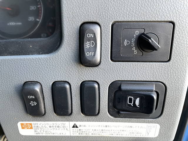 三菱ふそうファイター冷凍車（冷蔵車）中型（4t）[写真36]