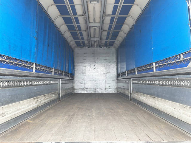 日野レンジャー幌ウイング中型（4t）[写真14]