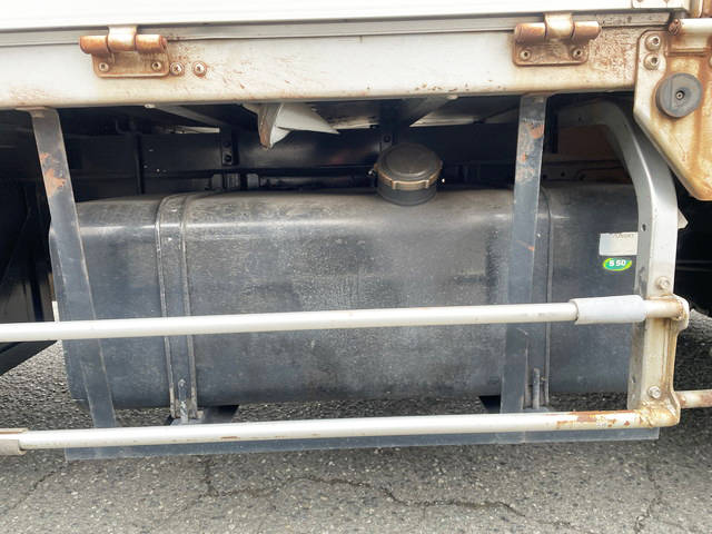 日野レンジャー幌ウイング中型（4t）[写真21]