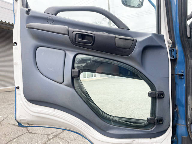 日野レンジャー幌ウイング中型（4t）[写真30]