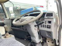 三菱ふそうファイター冷凍車（冷蔵車）中型（4t）[写真32]