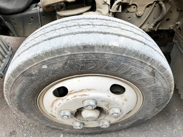 いすゞエルフ平ボディ小型（2t・3t）[写真11]