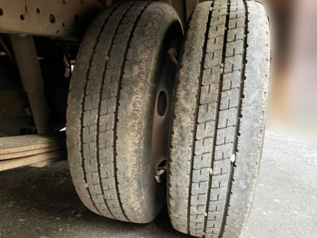 いすゞエルフ平ボディ小型（2t・3t）[写真13]