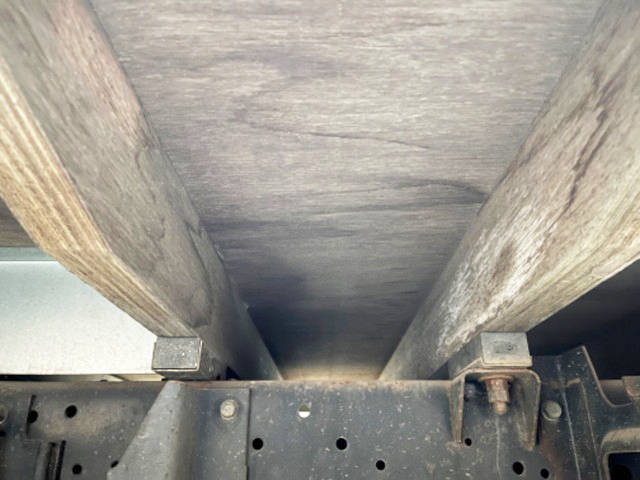 いすゞエルフ平ボディ小型（2t・3t）[写真15]