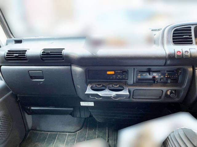 いすゞエルフ平ボディ小型（2t・3t）[写真27]