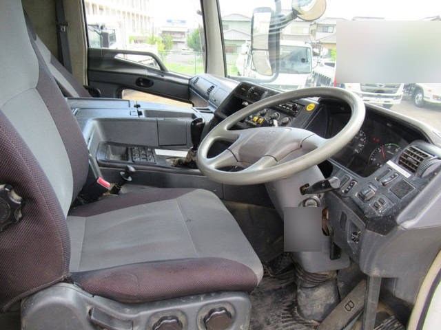三菱ふそうスーパーグレートダンプ大型（10t）[写真20]
