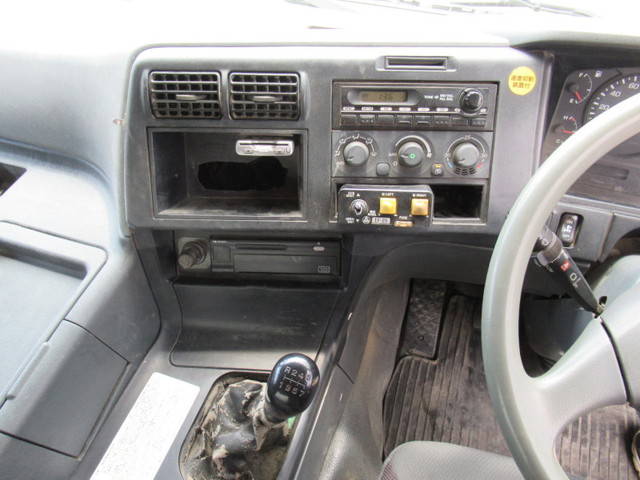 三菱ふそうスーパーグレートダンプ大型（10t）[写真07]