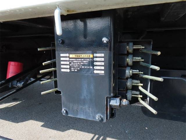 三菱ふそうキャンターセーフティローダー小型（2t・3t）[写真12]