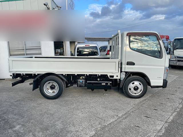 三菱ふそうキャンター平ボディ小型（2t・3t）[写真04]