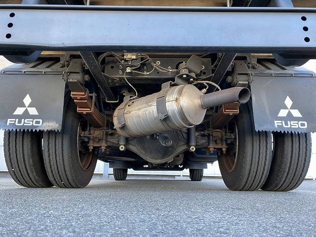三菱ふそうキャンター平ボディ小型（2t・3t）[写真14]