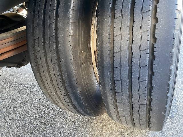 三菱ふそうキャンター平ボディ小型（2t・3t）[写真17]