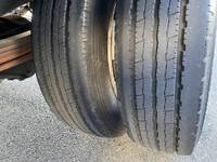 三菱ふそうキャンター平ボディ小型（2t・3t）[写真17]