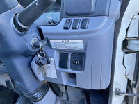 三菱ふそうキャンター平ボディ小型（2t・3t）[写真20]