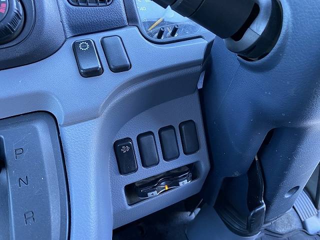 三菱ふそうキャンター平ボディ小型（2t・3t）[写真21]