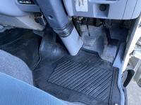 三菱ふそうキャンター平ボディ小型（2t・3t）[写真24]