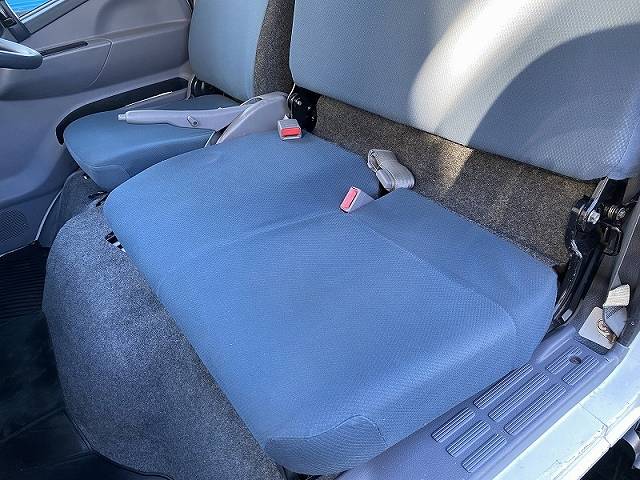 三菱ふそうキャンター平ボディ小型（2t・3t）[写真25]