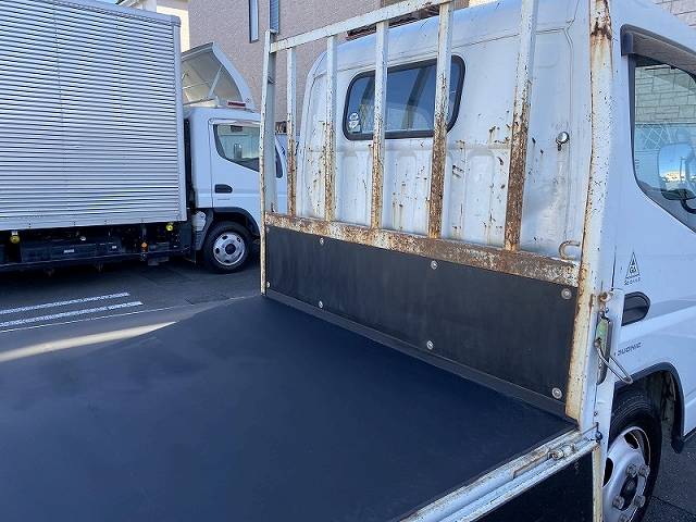 三菱ふそうキャンター平ボディ小型（2t・3t）[写真08]