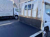 三菱ふそうキャンター平ボディ小型（2t・3t）[写真08]