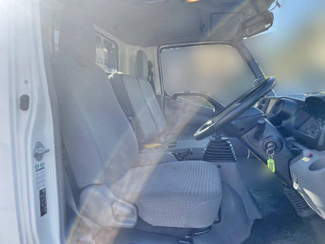 日野デュトロセーフティローダー小型（2t・3t）[写真27]