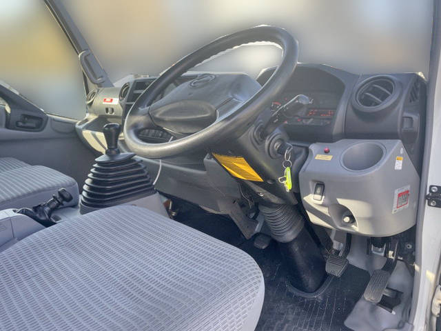 日野デュトロセーフティローダー小型（2t・3t）[写真28]