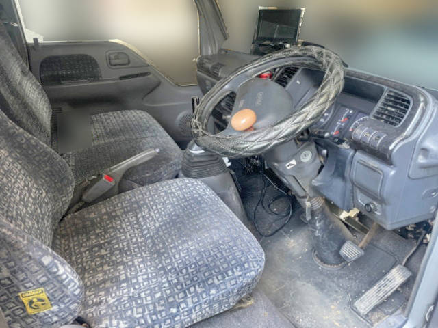 いすゞエルフ平ボディ小型（2t・3t）[写真23]