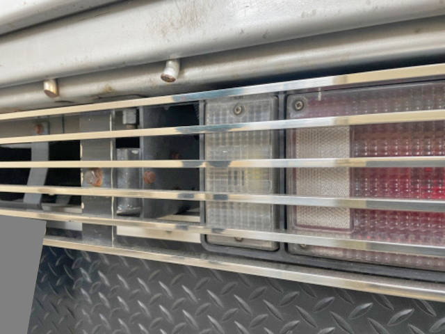 いすゞエルフ平ボディ小型（2t・3t）[写真07]