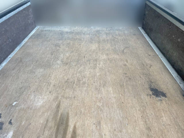 いすゞエルフ平ボディ小型（2t・3t）[写真09]