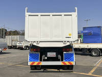 いすゞギガ深ダンプ（土砂禁ダンプ）大型（10t）[写真11]