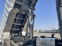 いすゞギガ深ダンプ（土砂禁ダンプ）大型（10t）[写真16]