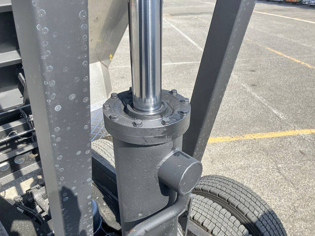 いすゞギガ深ダンプ（土砂禁ダンプ）大型（10t）[写真18]