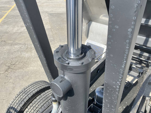 いすゞギガ深ダンプ（土砂禁ダンプ）大型（10t）[写真19]