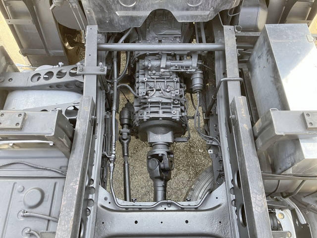 いすゞギガ深ダンプ（土砂禁ダンプ）大型（10t）[写真20]