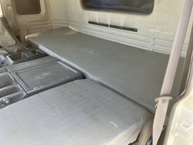 いすゞギガ深ダンプ（土砂禁ダンプ）大型（10t）[写真35]