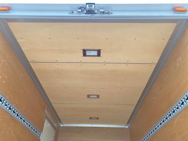 いすゞエルフアルミバン小型（2t・3t）[写真11]