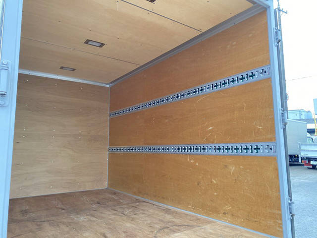 いすゞエルフアルミバン小型（2t・3t）[写真13]