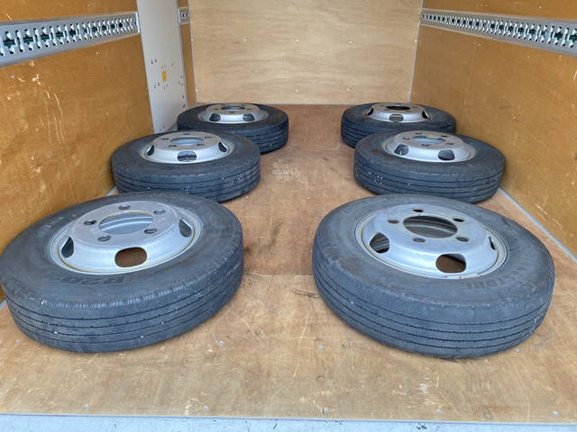 いすゞエルフアルミバン小型（2t・3t）[写真15]