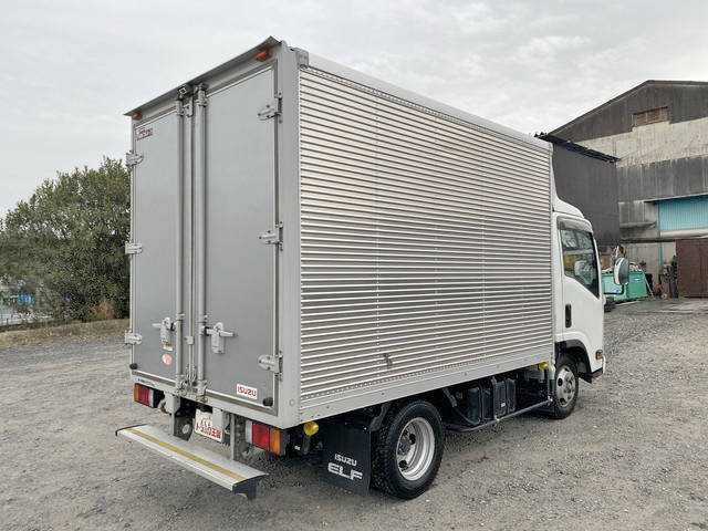 いすゞエルフアルミバン小型（2t・3t）[写真02]
