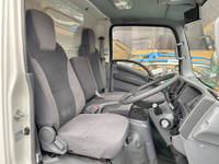 いすゞエルフアルミバン小型（2t・3t）[写真32]