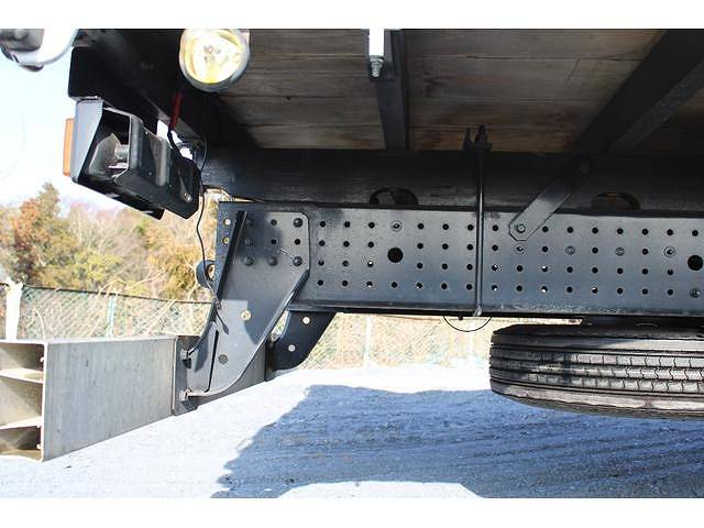 三菱ふそうキャンター平ボディ小型（2t・3t）[写真37]