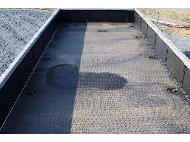 三菱ふそうキャンター平ボディ小型（2t・3t）[写真09]