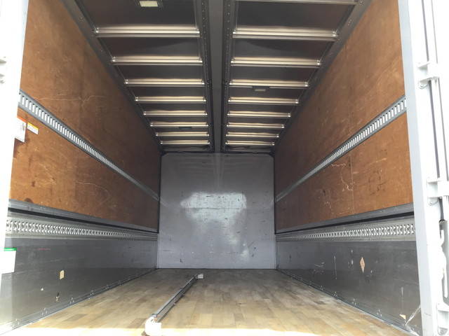 いすゞフォワードアルミウイング中型（4t）[写真10]