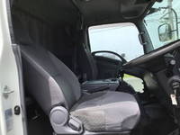 いすゞフォワードアルミウイング中型（4t）[写真19]