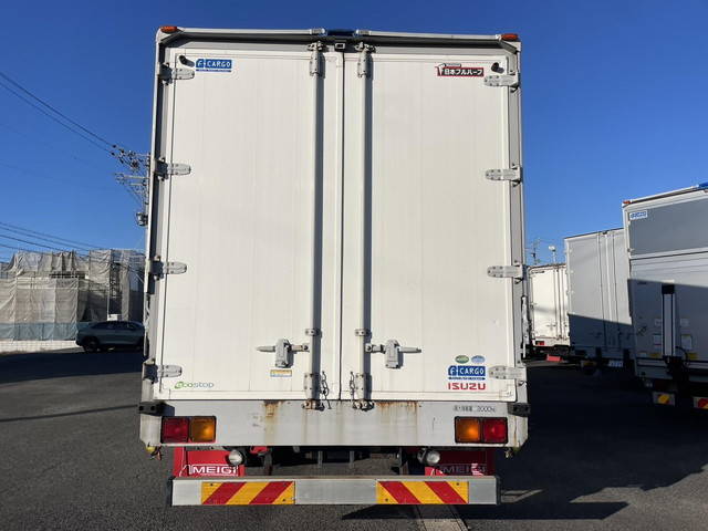 いすゞフォワードアルミウイング中型（4t）[写真08]