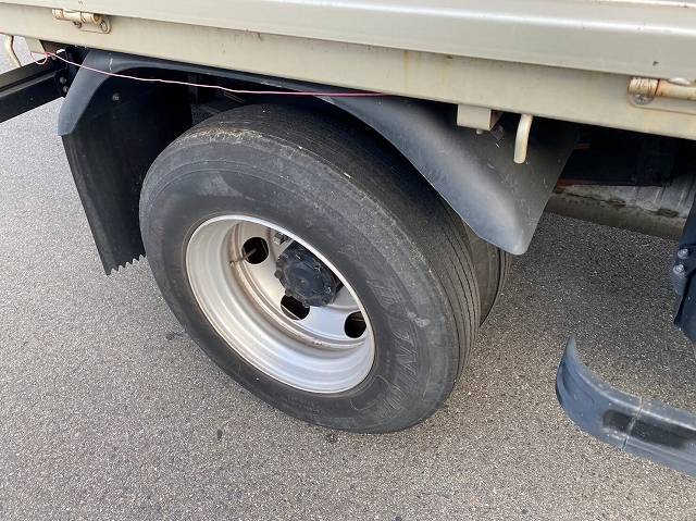 三菱ふそうキャンター平ボディ小型（2t・3t）[写真08]