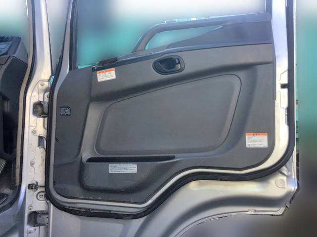 三菱ふそうスーパーグレートコンテナ専用車大型（10t）[写真23]