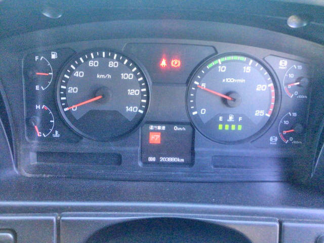 三菱ふそうスーパーグレートコンテナ専用車大型（10t）[写真31]