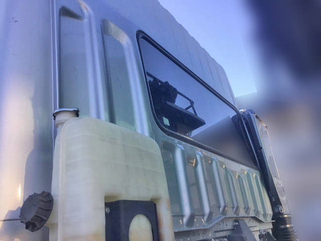 三菱ふそうスーパーグレートコンテナ専用車大型（10t）[写真07]