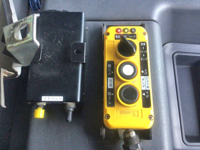 三菱ふそうスーパーグレートコンテナ専用車大型（10t）[写真09]